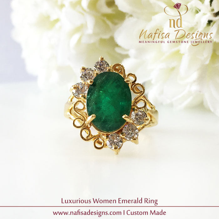 Luxurious Women Emerald Ring