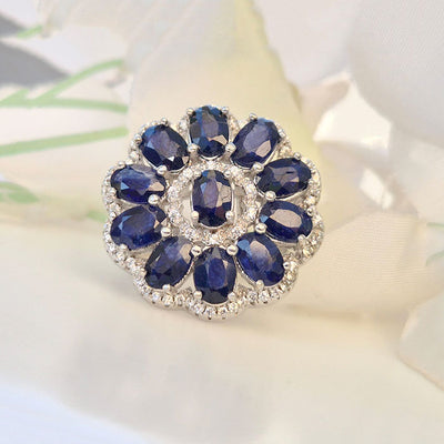 Feminine Elegance With Statement – Couture-Style Oval Sapphire Wedding Ring