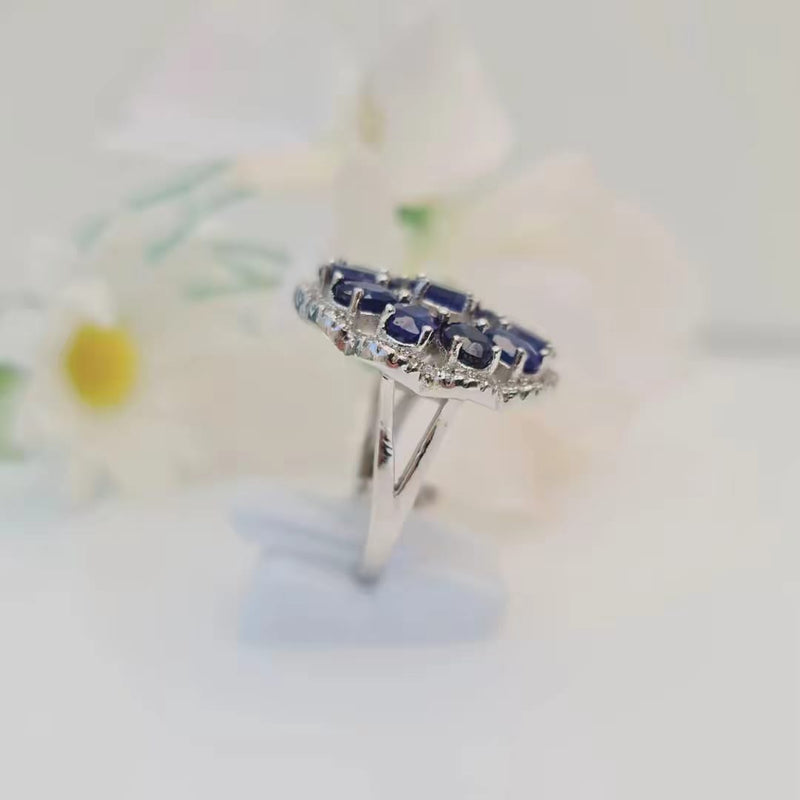Feminine Elegance With Statement – Couture-Style Oval Sapphire Wedding Ring