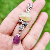 Sophisticated Pendant in Yellow Sapphire