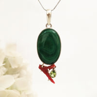 Pine green pendant with malachite