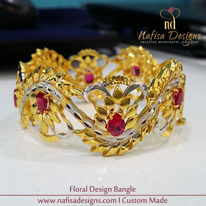 Floral Design Bangle