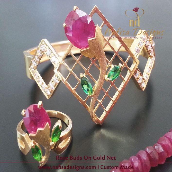 Rose Buds On Gold Net