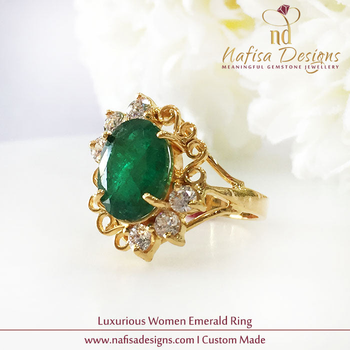 Luxurious Women Emerald Ring