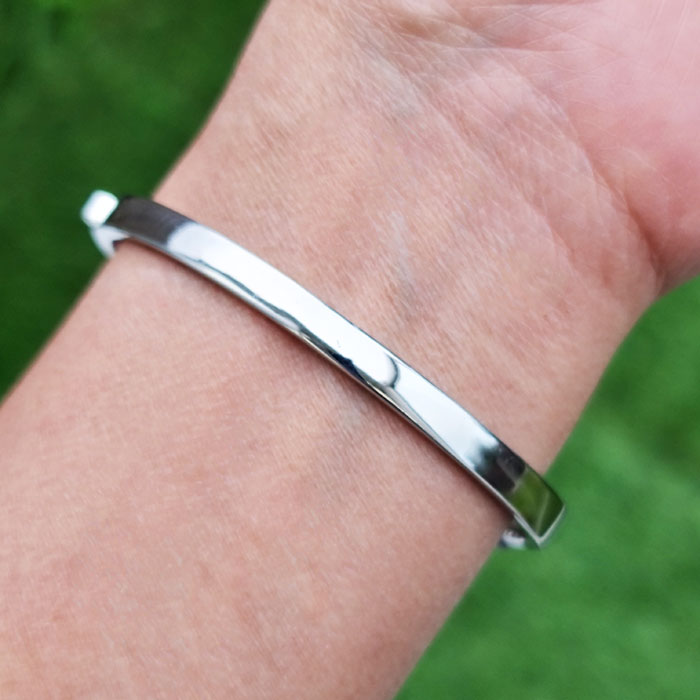 or casual wear. lightweight