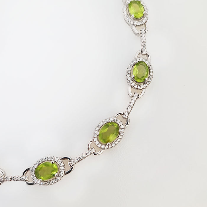 Nature's Elegance Bracelet - Peridot