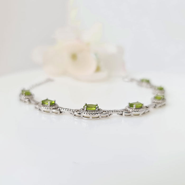 Nature's Elegance Bracelet - Peridot