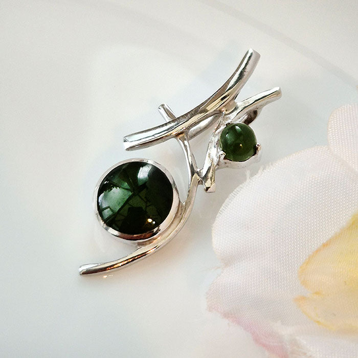 The prehnite pendant is made of 925 silver by Nafisa Designs. Manchester UK. Free Global Shipping!