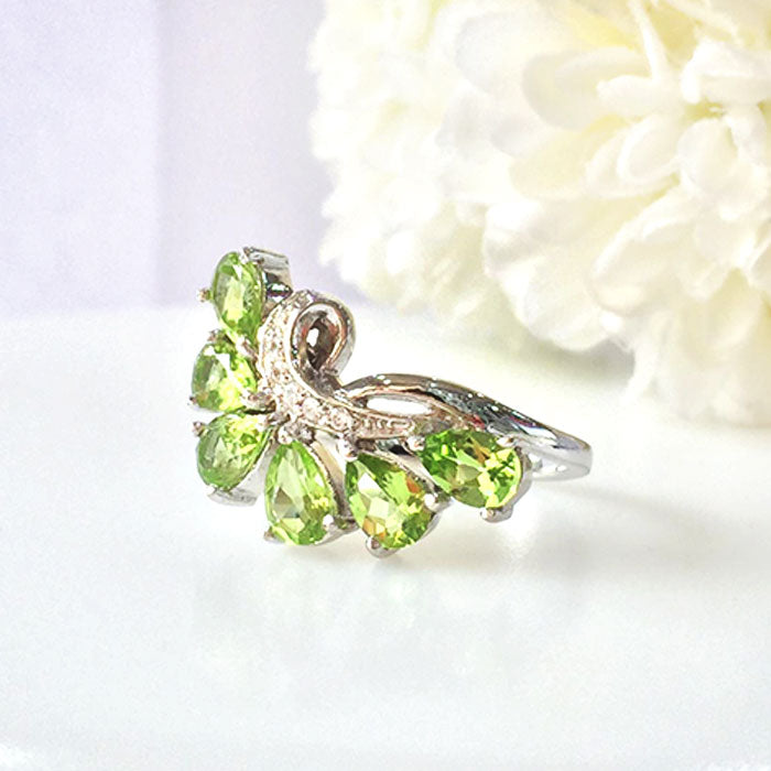 Clutch Peridot Ring
