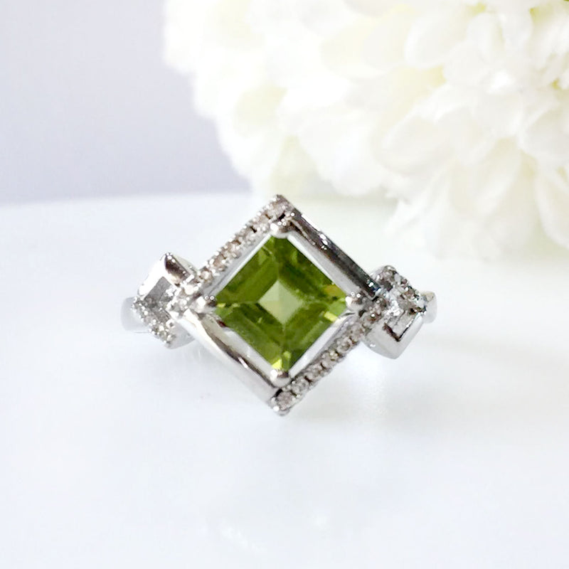 Dazzling Peridot Ring