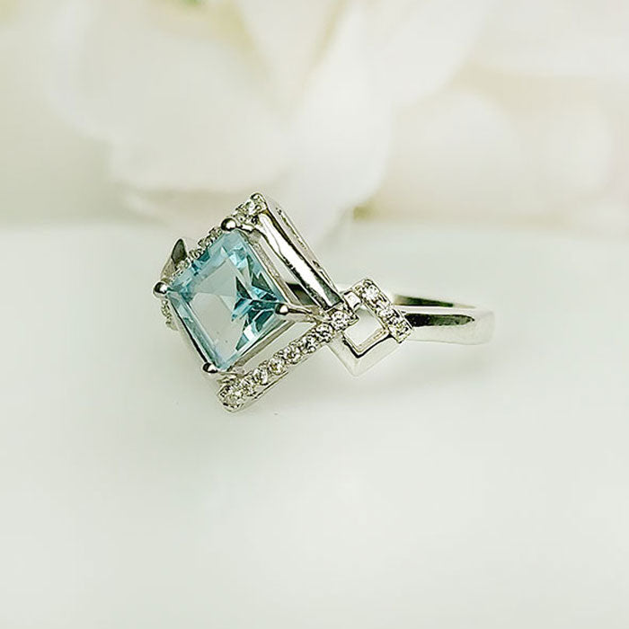 Dazzling Edge Ring - Topaz
