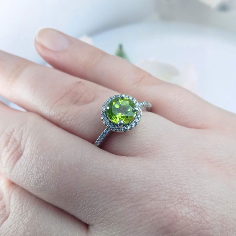 Left Side view of the Lush Lime Peridot Ring