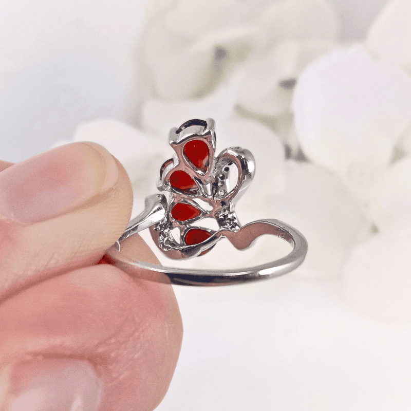 Right perspective view of the Blazing Swirl Ring