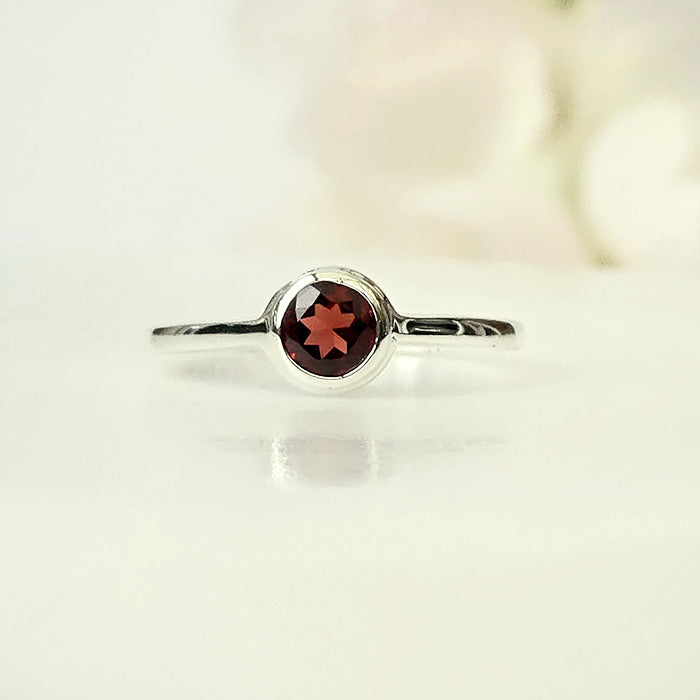 Petite Sparkle Garnet Ring in real natural original in Garnet 925 silver for birthstone, party, or casual wear. light weight, delicate, dainty designer jewellery