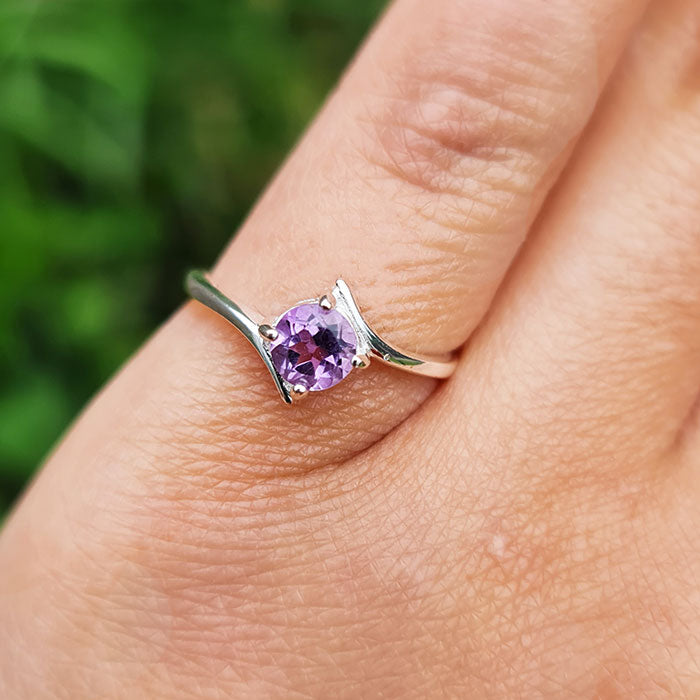 Vintage Charm Ring in real natural original Amethyst in 925 silver for birthstone