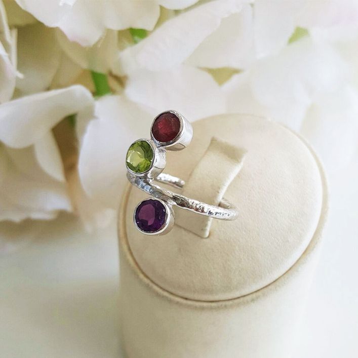 Garnet, Peridot, and Amethyst Women's Ring in 925 Sterling Silver