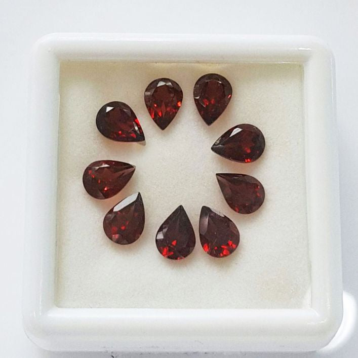 GARNET- Pear Shape (5 mm x 7 mm)