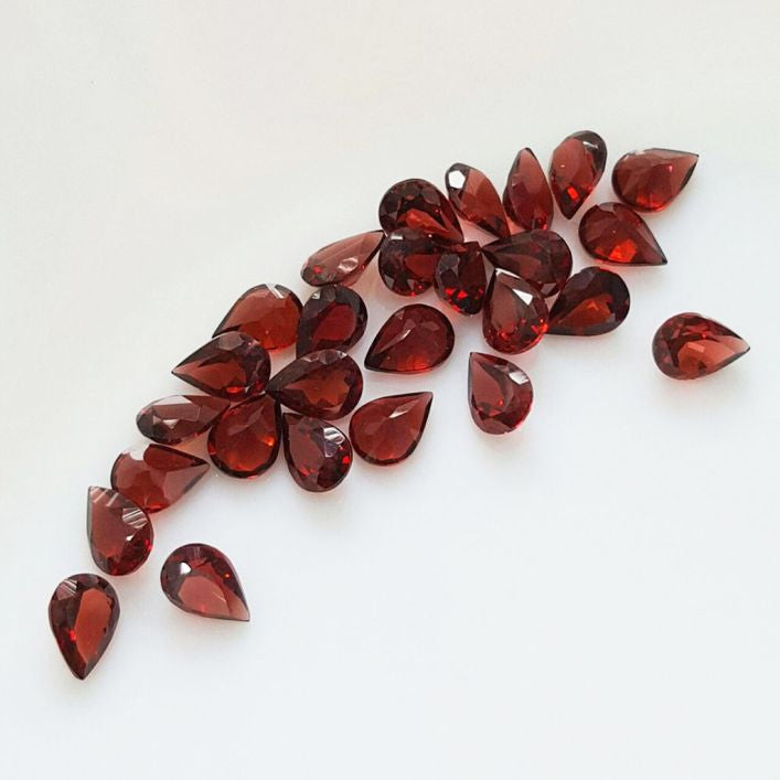 GARNET- Pear Shape (5 mm x 7 mm)