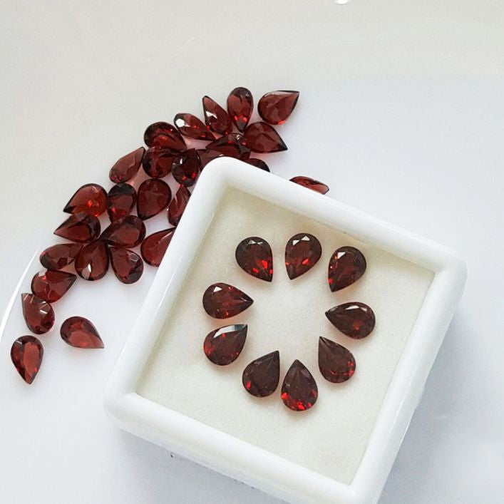 GARNET- Pear Shape (5 mm x 7 mm)