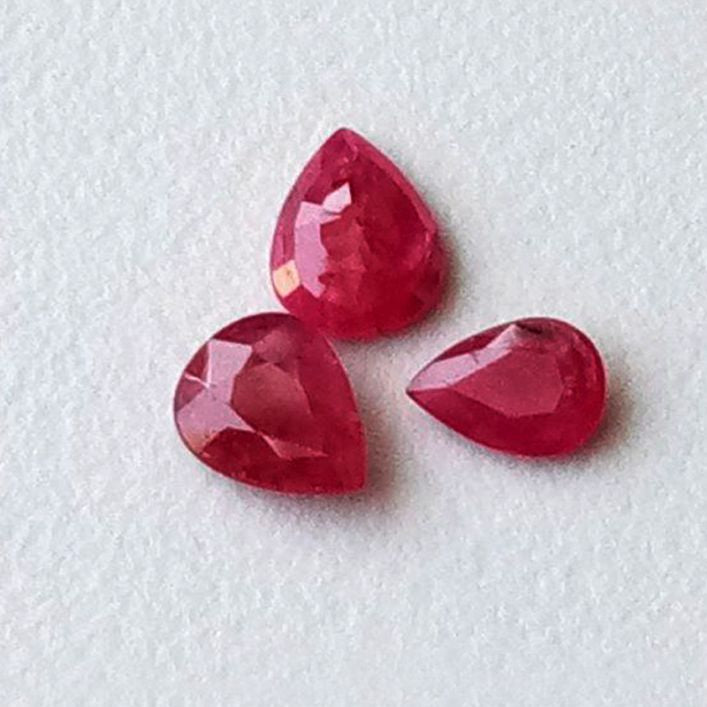 RUBY - Pear Shape (5 mm x 7 mm)