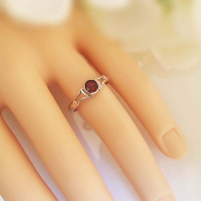 Garnet Aperture Ring