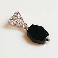 Inde-Pendant - Black Agate