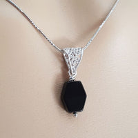 Inde-Pendant - Black Agate