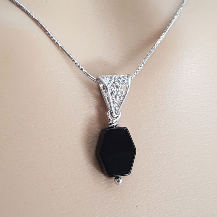 Inde-Pendant - Black Agate
