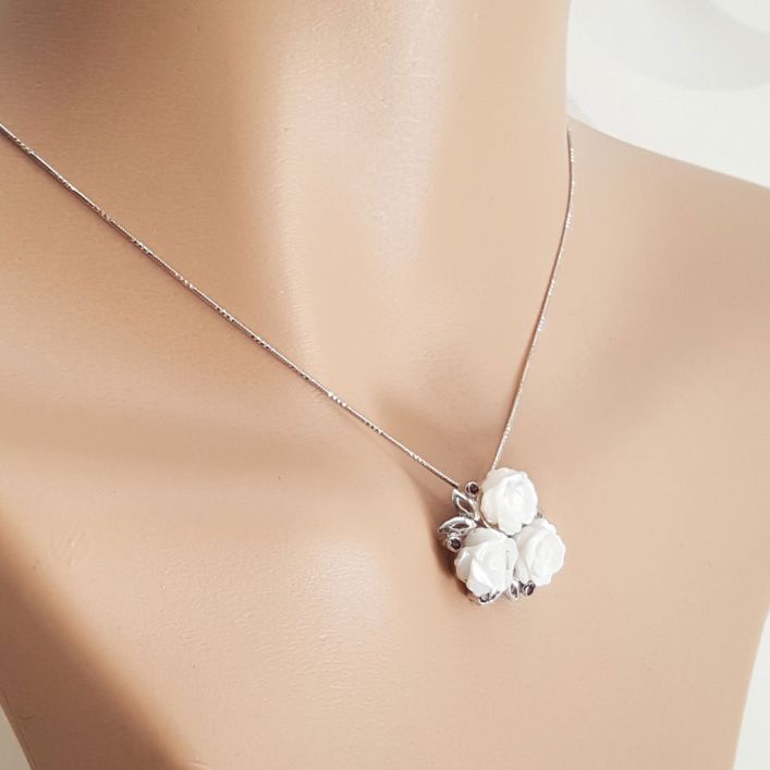 Clove Pendant-Mother Pearl