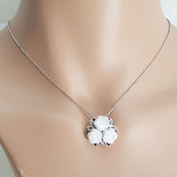Clove Pendant-Mother Pearl