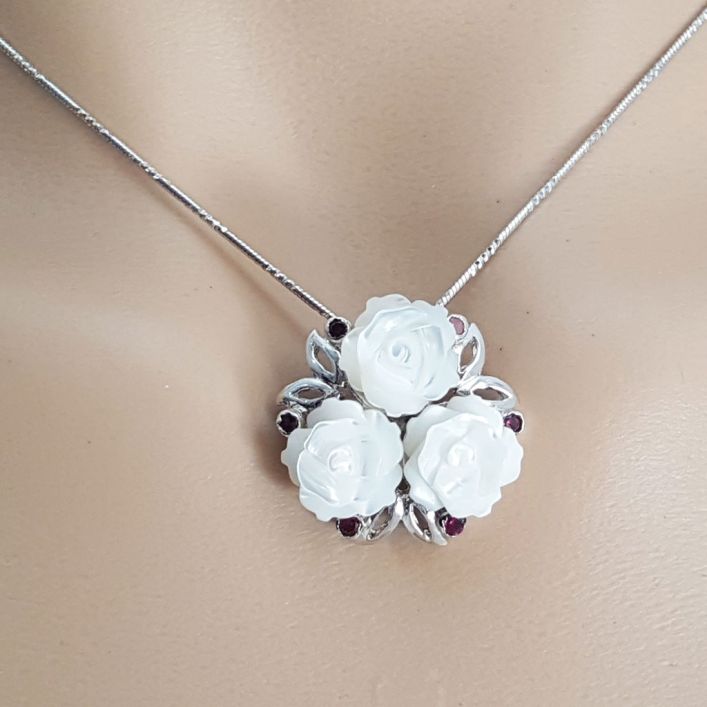 Clove Pendant-Mother Pearl