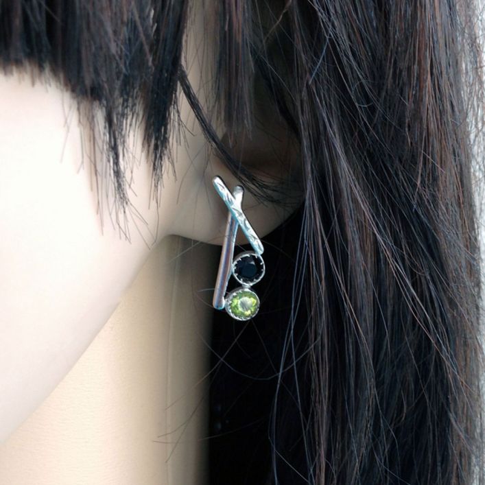 Incline Earrings - Peridot, Onyx