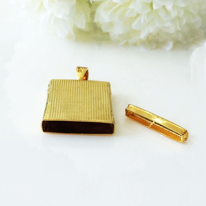 Vertical Line Gold Locket (Bespoke)