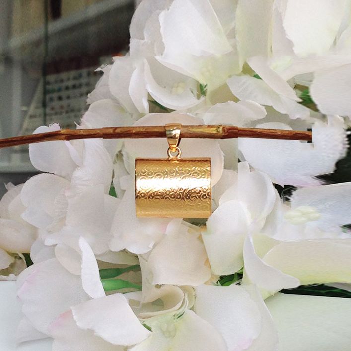 Oval Shape Gold Locket (Bespoke)