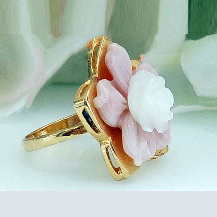 Pink Mother Pearl Floral Ring - round Red Ruby