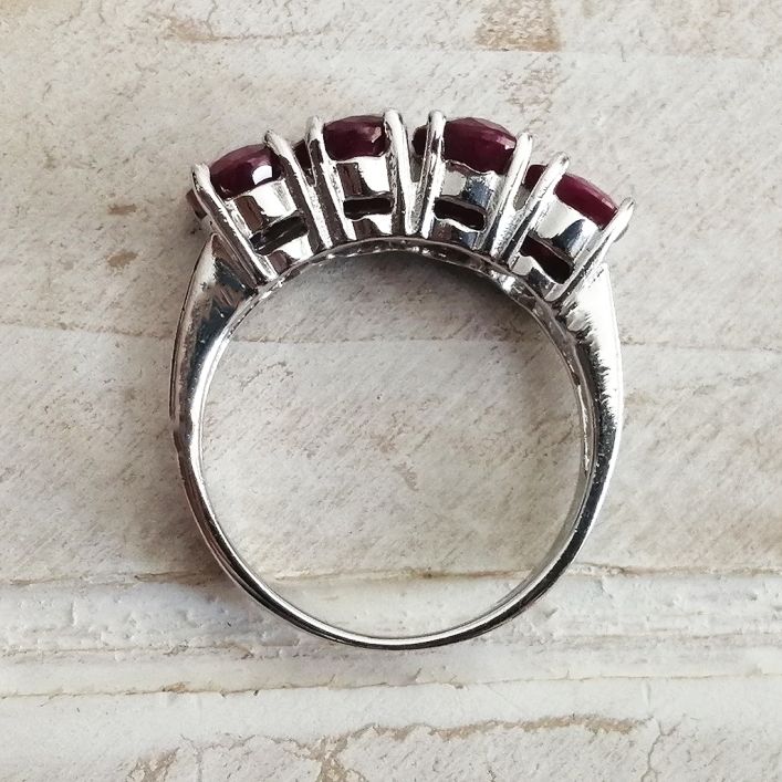 Quadro Ruby Ring