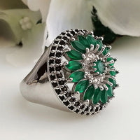 Queen Flower Ring - Emerald 