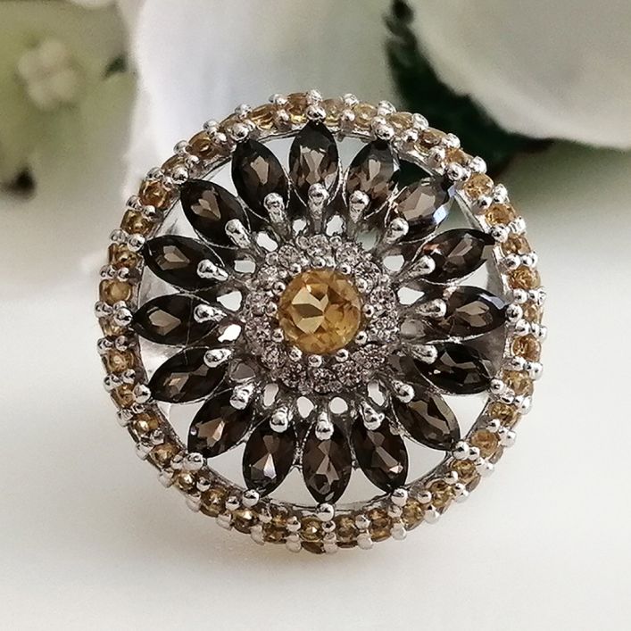 Queen Flower Ring - Smoky Topaz, Citrine in high quality silver ready available at Nafisa Designs, Manchester UK. Free Global Shipping!
For Inquiries Call or WhatsApp: +447878581702 OR +96567725075