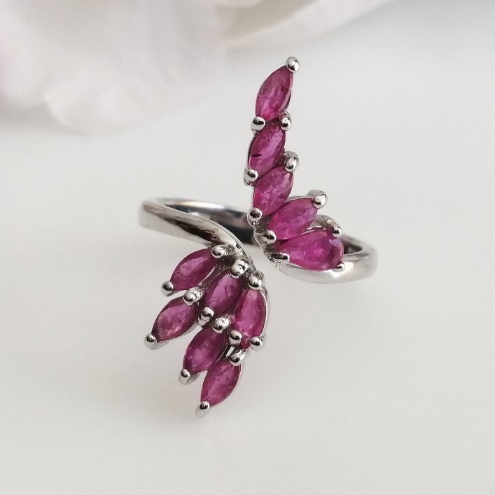 Ruby Leaf Ring is readily available at Nafisa Designs. UK Manchester, For inquiries Call or WhatsApp: +447878581702