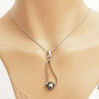 Fortuitous Pendant - Black Pearl