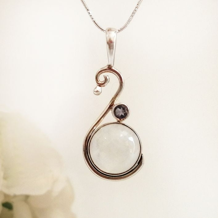 Wondrous Pendant - Tanzanite & Moonstone