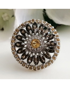 Queen Flower Ring - Smoky Topaz, Citrine in high quality silver ready available at Nafisa Designs, Manchester UK. Free Global Shipping!
For Inquiries Call or WhatsApp: +447878581702 OR +96567725075