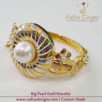 Big Pearl Gold Bracelet 